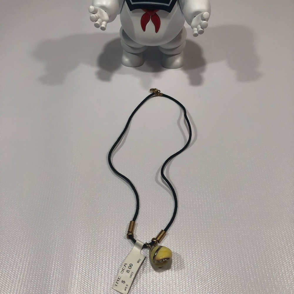 Yellow Shell Necklace NWT - Picture 2 of 3